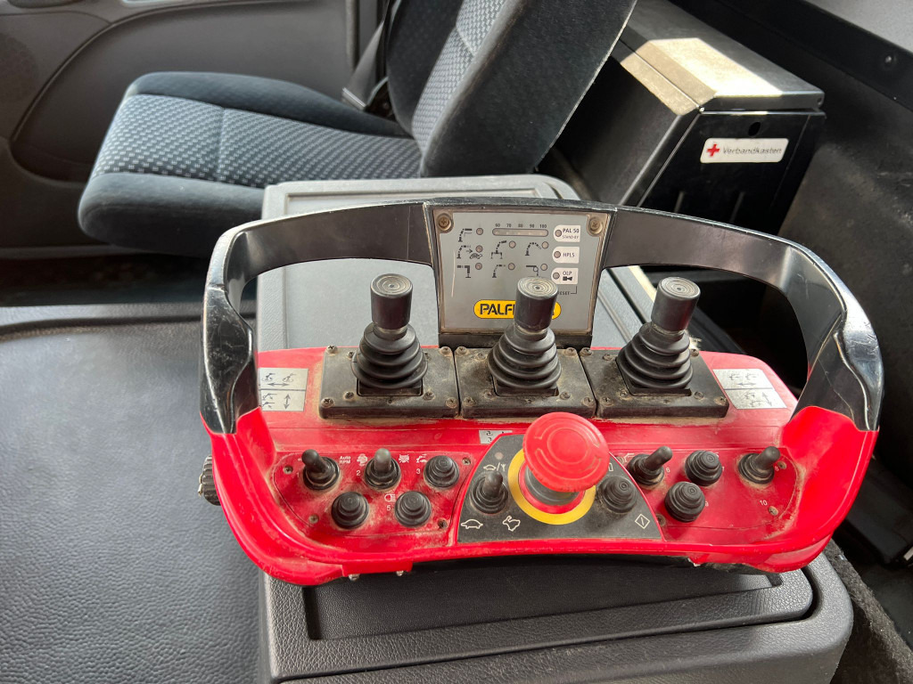 MERCEDES-BENZ Actros 1841 K 2-Achs Kipper Kran Funk 2xhydr+Greifer - Camión volquete, Camión grúa: foto 4 MERCEDES-BENZ Actros 1841 K 2-Achs Kipper Kran Funk 2xhydr+Greifer - Camión volquete, Camión grúa: foto 4