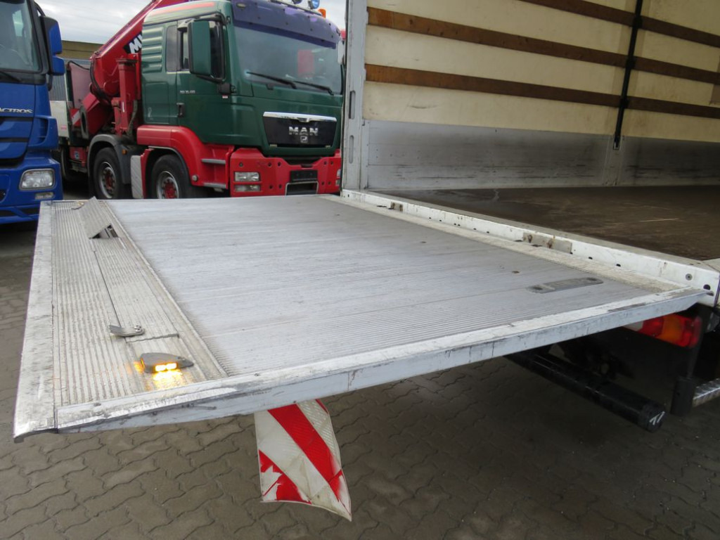 MERCEDES-BENZ Atego 818 L Pritsche LBW LBW 1 to AHK+Luftans - Furgoneta con lona: foto 4 MERCEDES-BENZ Atego 818 L Pritsche LBW LBW 1 to AHK+Luftans - Furgoneta con lona: foto 4