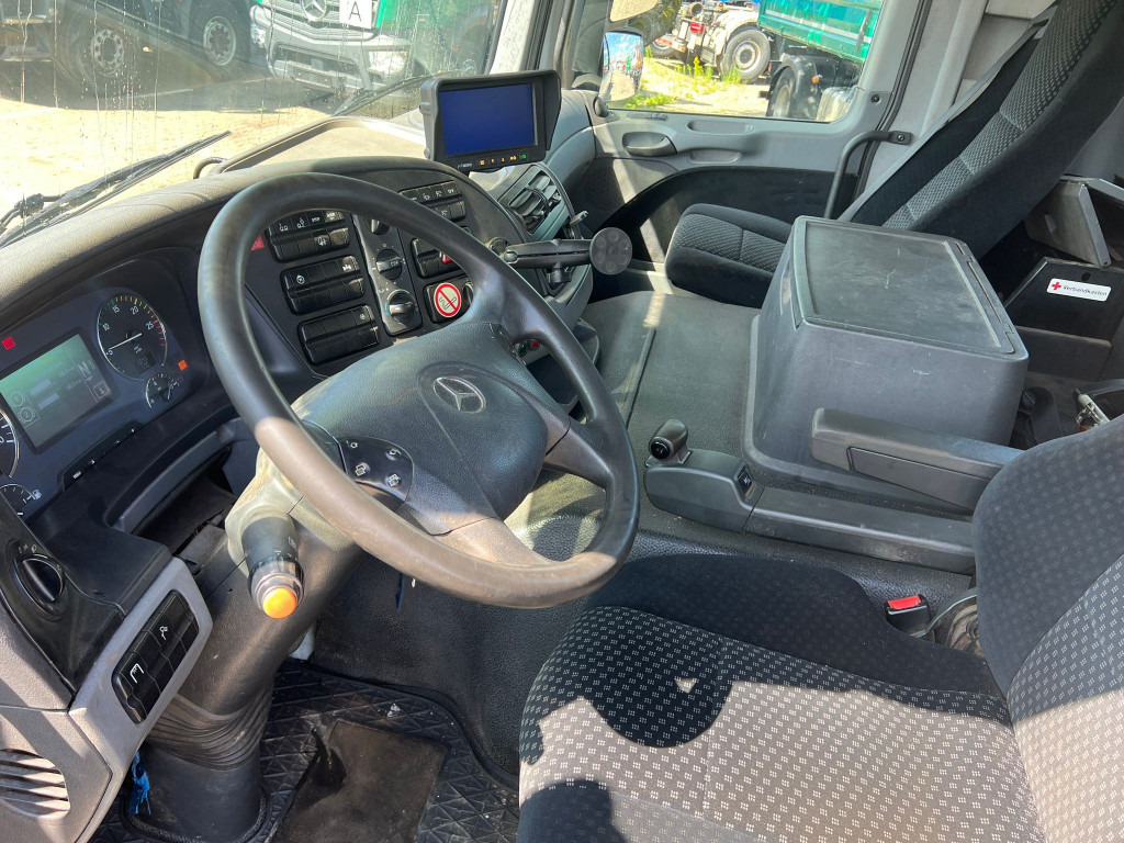 MERCEDES-BENZ Mercedes-Benz Actros Abrollkipper mit Kran 2541 L 6x2 Funk+Greiferst - Camión multibasculante, Camión grúa: foto 5 MERCEDES-BENZ Mercedes-Benz Actros Abrollkipper mit Kran 2541 L 6x2 Funk+Greiferst - Camión multibasculante, Camión grúa: foto 5