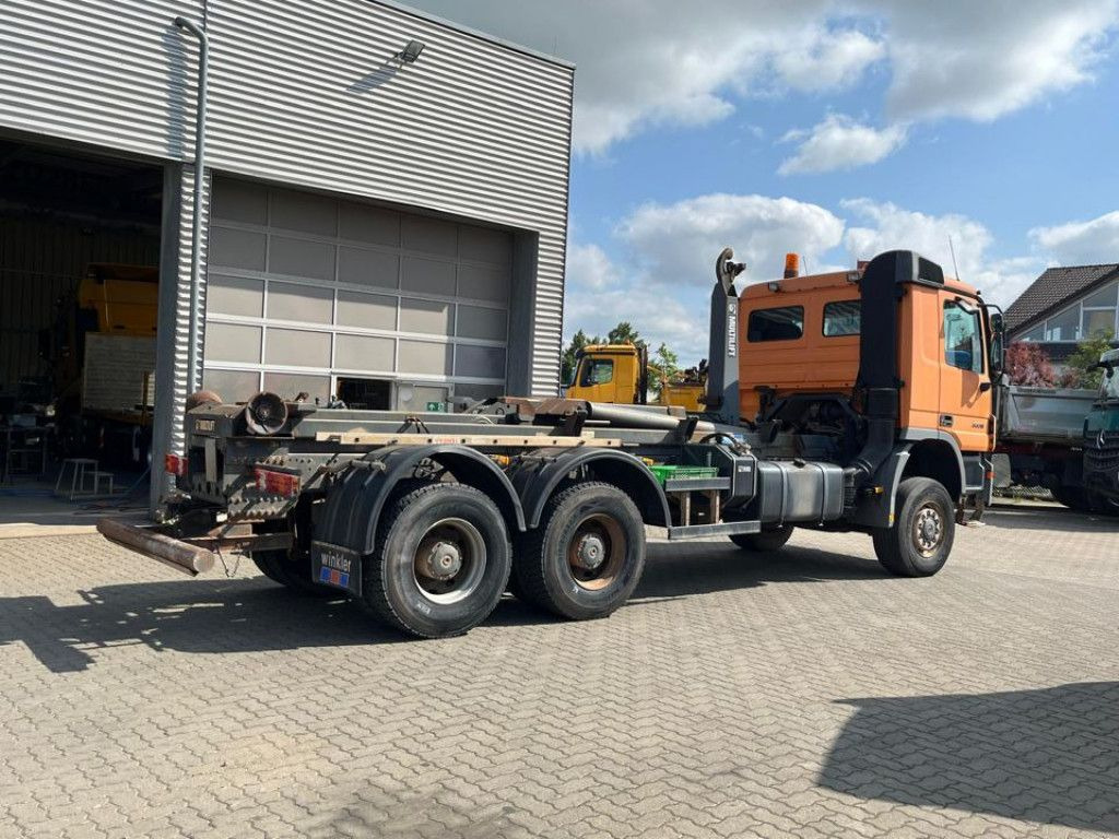 Mercedes-Benz Actros 3336 AK 6x6 Abrollkipper org. nur 84TKM - Camión multibasculante: foto 4 Mercedes-Benz Actros 3336 AK 6x6 Abrollkipper org. nur 84TKM - Camión multibasculante: foto 4
