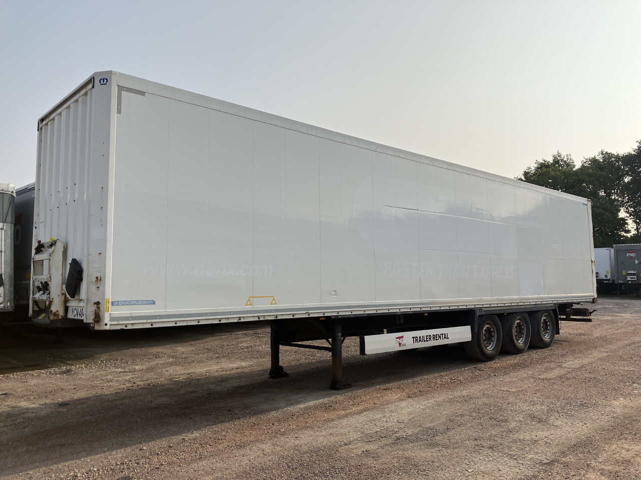 Arrendamiento de KRONE BOX - DOUPLESTOCK KRONE BOX - DOUPLESTOCK: foto 8 Arrendamiento de KRONE BOX - DOUPLESTOCK KRONE BOX - DOUPLESTOCK: foto 8