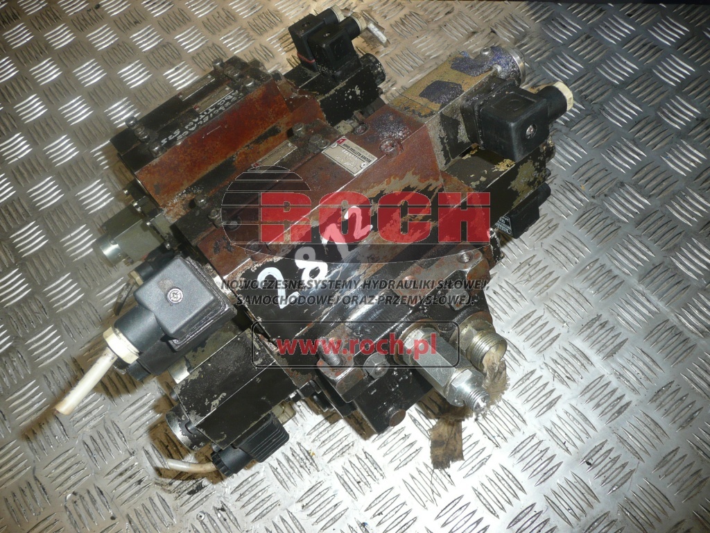 BUCHER HYDRAULICS 100021072 LD8SE4A2525 RM5445121646095109 + LP8SM3J63xx-SxK-0M18G24/16 29040763 2904078 29052523 + LV8SSBW-0M22/13 P=310 29040766 - 8 SEKCYJNY + KOŚĆ + CEWKI + ELEKTROZAWORY - Válvula hidráulica: foto 2 BUCHER HYDRAULICS 100021072 LD8SE4A2525 RM5445121646095109 + LP8SM3J63xx-SxK-0M18G24/16 29040763 2904078 29052523 + LV8SSBW-0M22/13 P=310 29040766 - 8 SEKCYJNY + KOŚĆ + CEWKI + ELEKTROZAWORY - Válvula hidráulica: foto 2
