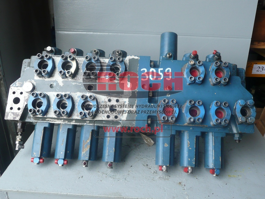 MANNESMANN REXROTH M8-1022-01/7M8-32 560825 600728 600722 - 7 SEKCYJNY - Válvula hidráulica: foto 1 MANNESMANN REXROTH M8-1022-01/7M8-32 560825 600728 600722 - 7 SEKCYJNY - Válvula hidráulica: foto 1