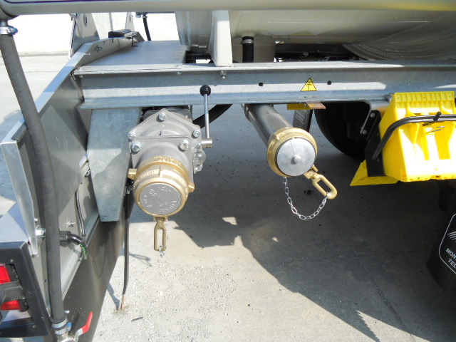 Semirremolque cisterna para transporte de combustible nuevo ALKOM ADR 2 compartments: foto 6