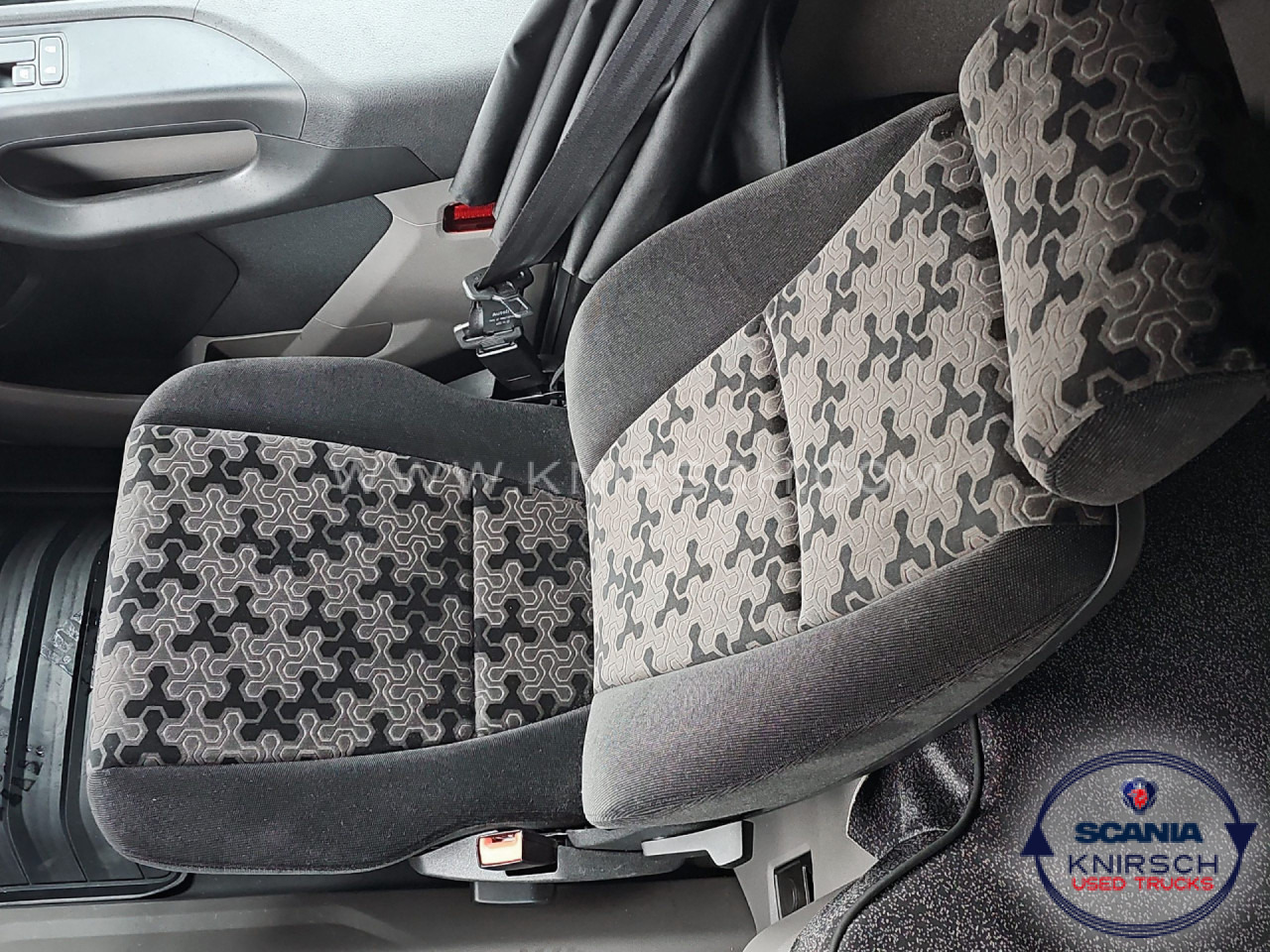 SCANIA R 450 A4x2LA / LED / Sideskirts / ADR AT - Cabeza tractora: foto 5 SCANIA R 450 A4x2LA / LED / Sideskirts / ADR AT - Cabeza tractora: foto 5