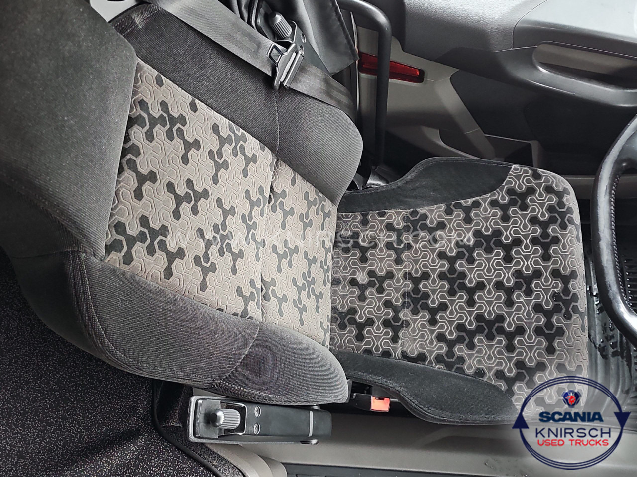 SCANIA R 450 A4x2LA / LED / Sideskirts / ADR AT - Cabeza tractora: foto 4 SCANIA R 450 A4x2LA / LED / Sideskirts / ADR AT - Cabeza tractora: foto 4