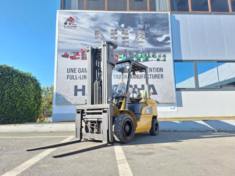 Caterpillar GP30NTD - Carretilla elevadora de gas: foto 1 Caterpillar GP30NTD - Carretilla elevadora de gas: foto 1