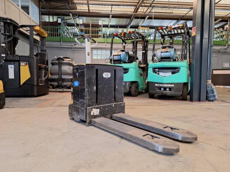 Caterpillar NPP20N2 - Transpaleta: foto 2 Caterpillar NPP20N2 - Transpaleta: foto 2