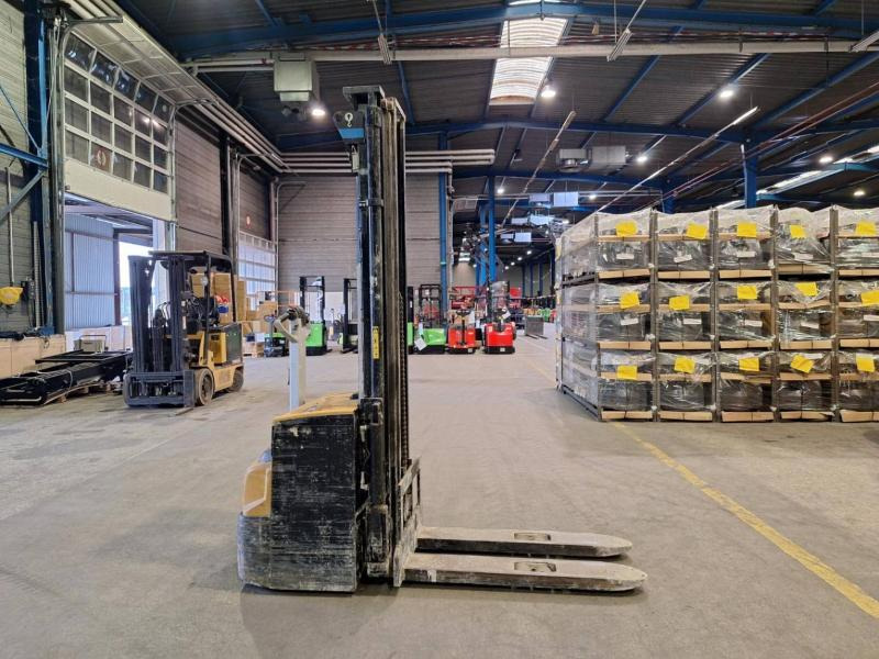 Caterpillar NSP16N2 - Apilador: foto 3 Caterpillar NSP16N2 - Apilador: foto 3