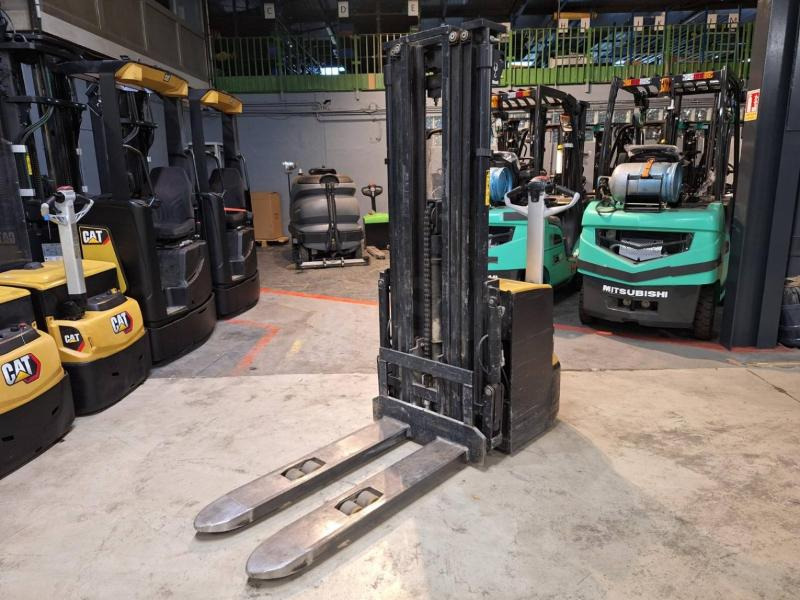 Caterpillar NSP16N2 - Apilador: foto 3 Caterpillar NSP16N2 - Apilador: foto 3