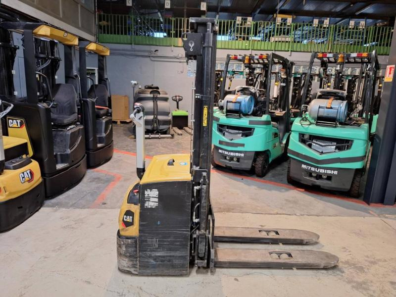 Caterpillar NSP16N2 - Apilador: foto 4 Caterpillar NSP16N2 - Apilador: foto 4