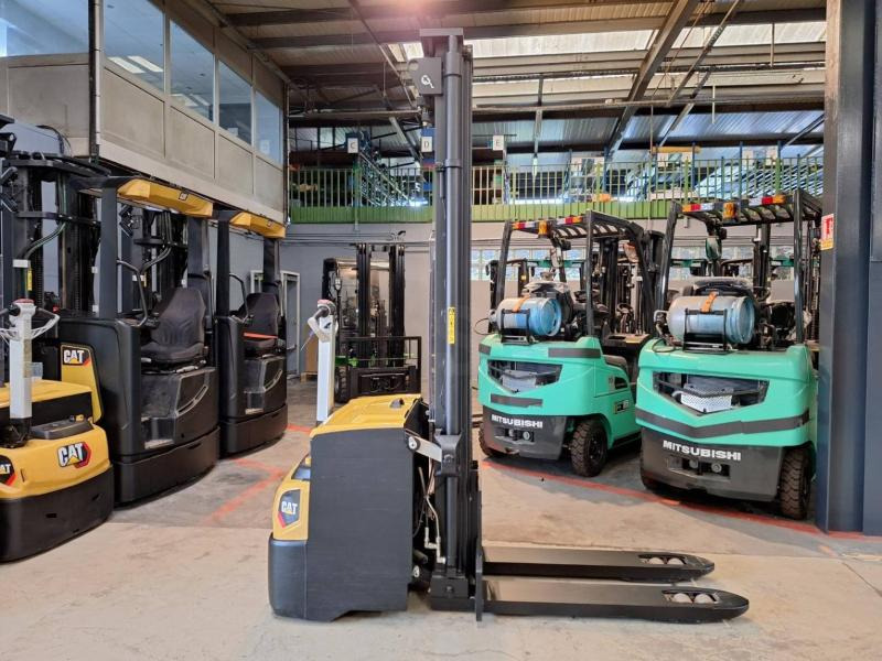 Caterpillar NSP16NI - Apilador: foto 5 Caterpillar NSP16NI - Apilador: foto 5