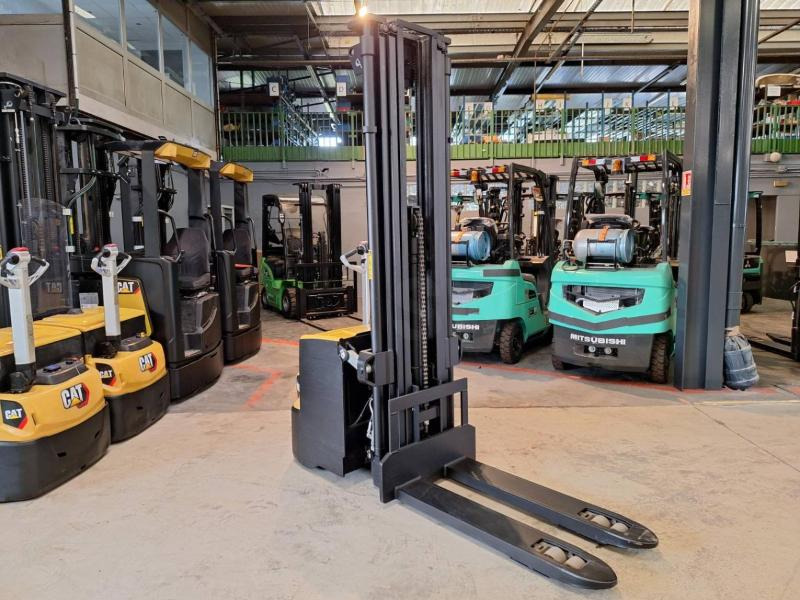 Caterpillar NSP16NI - Apilador: foto 3 Caterpillar NSP16NI - Apilador: foto 3