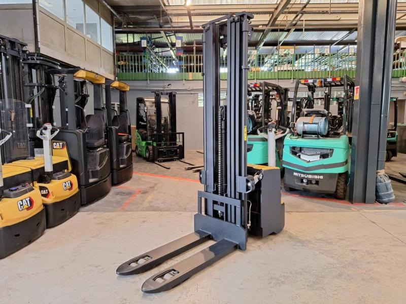 Caterpillar NSP16NI - Apilador: foto 4 Caterpillar NSP16NI - Apilador: foto 4