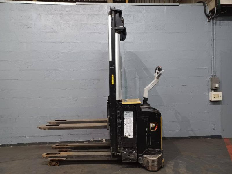 Caterpillar NSV16Ni - Apilador: foto 1 Caterpillar NSV16Ni - Apilador: foto 1