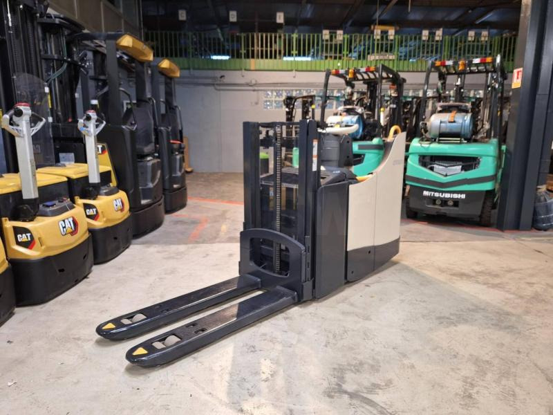 Crown DT3040 - Apilador: foto 2 Crown DT3040 - Apilador: foto 2