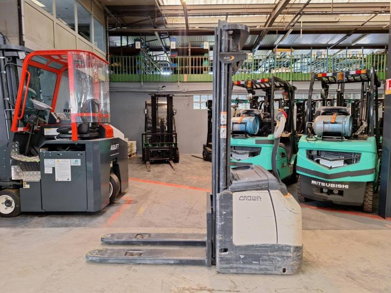 Arrendamiento de Crown ES4000-1.6 Crown ES4000-1.6: foto 6 Arrendamiento de Crown ES4000-1.6 Crown ES4000-1.6: foto 6