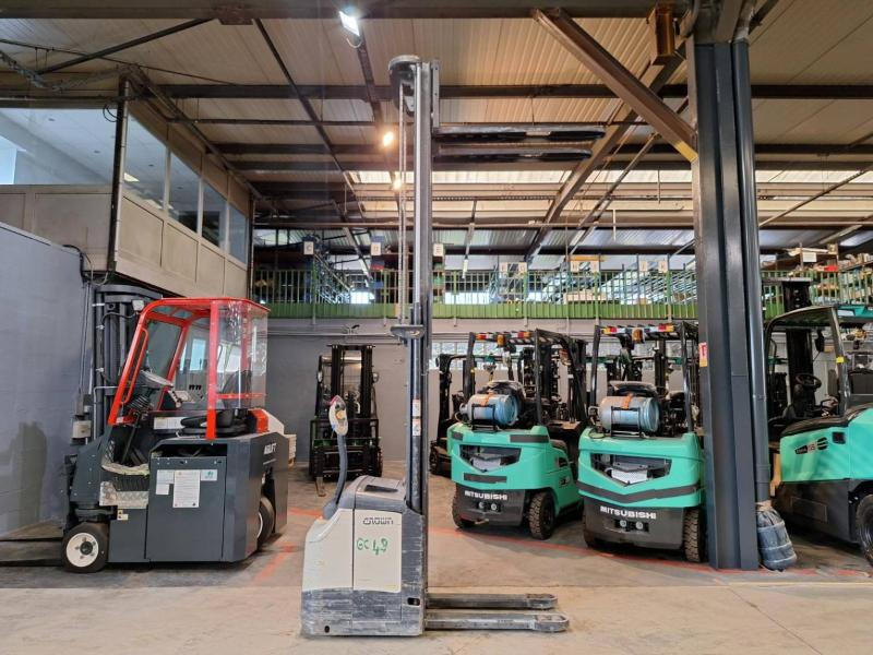 Arrendamiento de Crown ES4000-1.6 Crown ES4000-1.6: foto 11 Arrendamiento de Crown ES4000-1.6 Crown ES4000-1.6: foto 11