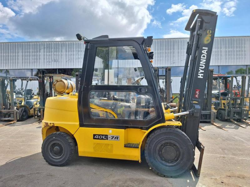 Hyundai 40L-7A - Carretilla elevadora de gas: foto 3 Hyundai 40L-7A - Carretilla elevadora de gas: foto 3