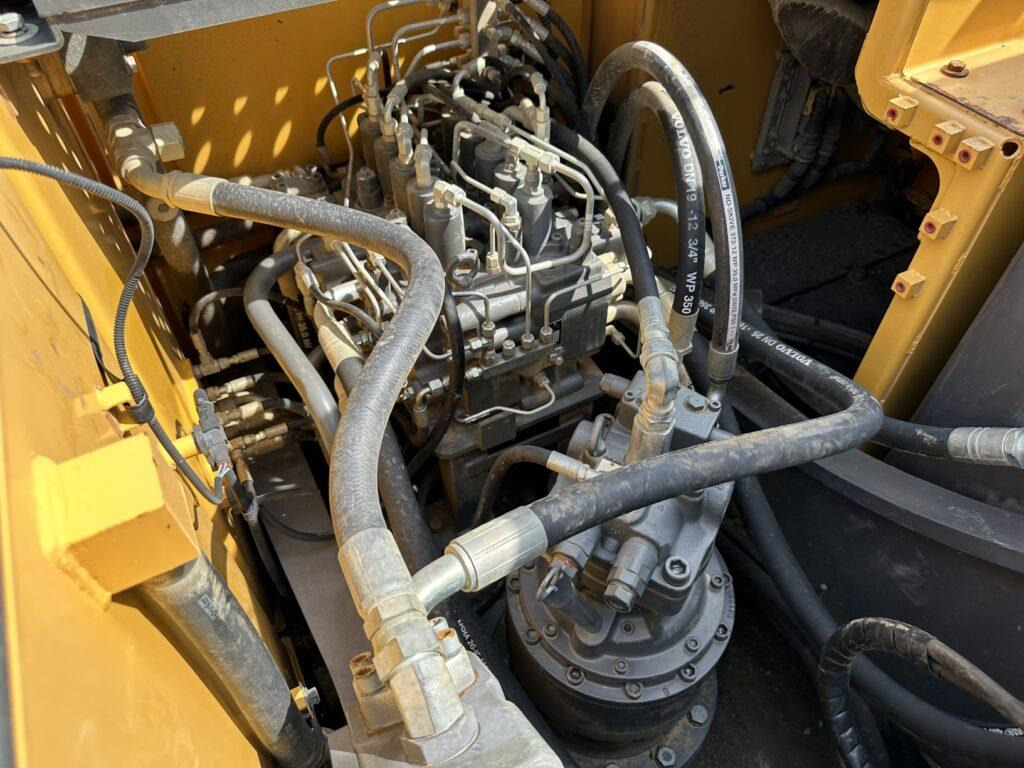 Excavadora de cadenas Volvo EC220EL: foto 9