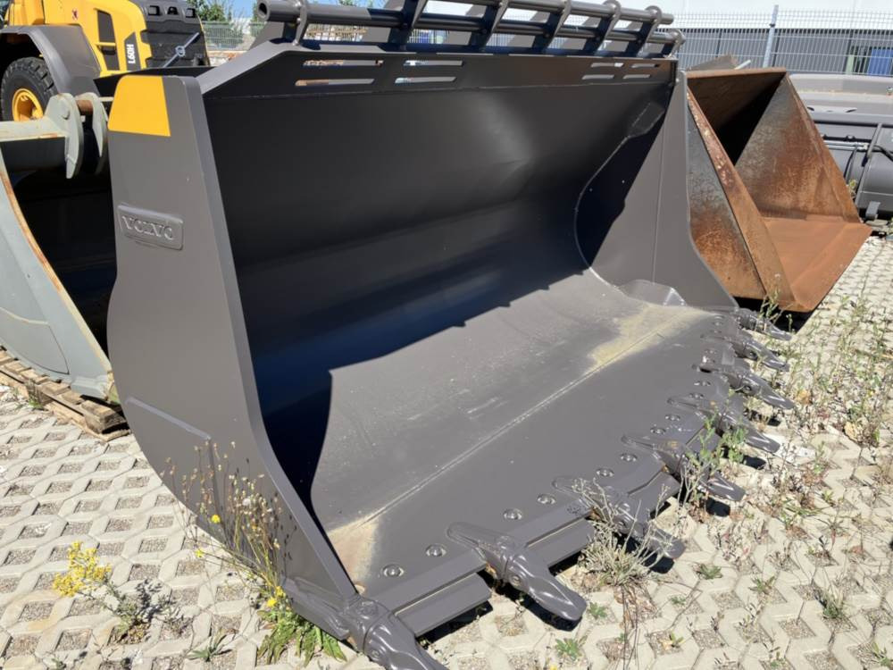Volvo Schaufel mit Zähnen - Cazo: foto 1 Volvo Schaufel mit Zähnen - Cazo: foto 1