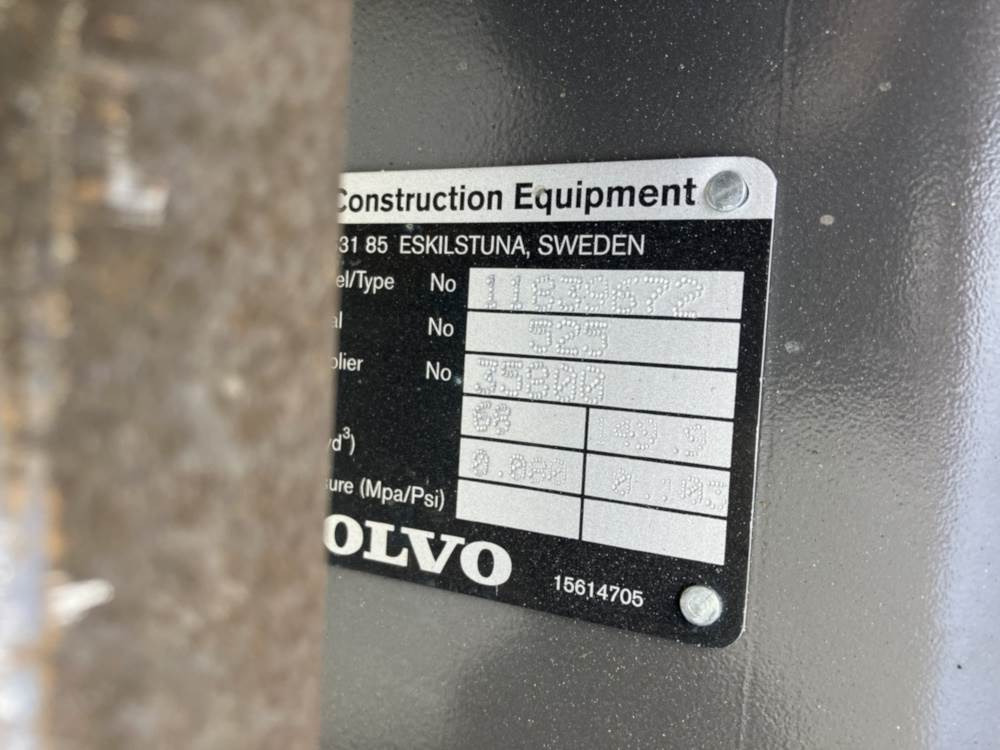 Volvo Tieflöffel mit Zähnen - Festanbau - Retroexcavadora: foto 3 Volvo Tieflöffel mit Zähnen - Festanbau - Retroexcavadora: foto 3