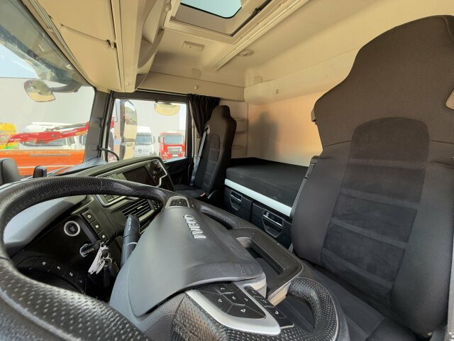 Iveco S-WAY 4x4H Zugmaschine Euro 6 *Kippauflieger - Cabeza tractora: foto 5 Iveco S-WAY 4x4H Zugmaschine Euro 6 *Kippauflieger - Cabeza tractora: foto 5