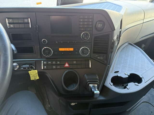 Mercedes-Benz Actros 1845 SZM 4x2 Retarder Kipph. - Cabeza tractora: foto 3 Mercedes-Benz Actros 1845 SZM 4x2 Retarder Kipph. - Cabeza tractora: foto 3