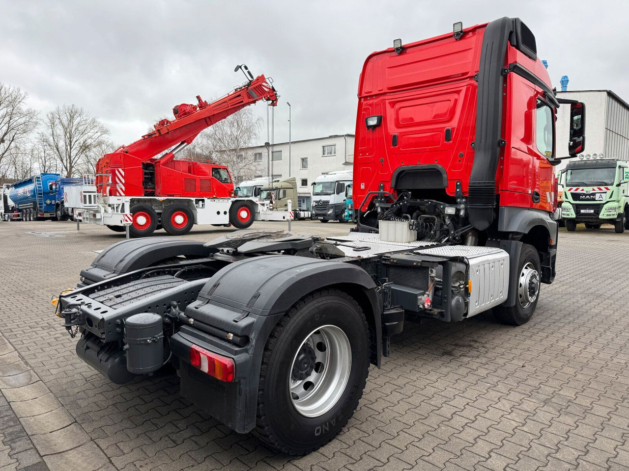 Mercedes-Benz Arocs 1845 LS 4x4 HAD *Kipphyd. Euro6 Blatt/Luft - Cabeza tractora: foto 3 Mercedes-Benz Arocs 1845 LS 4x4 HAD *Kipphyd. Euro6 Blatt/Luft - Cabeza tractora: foto 3