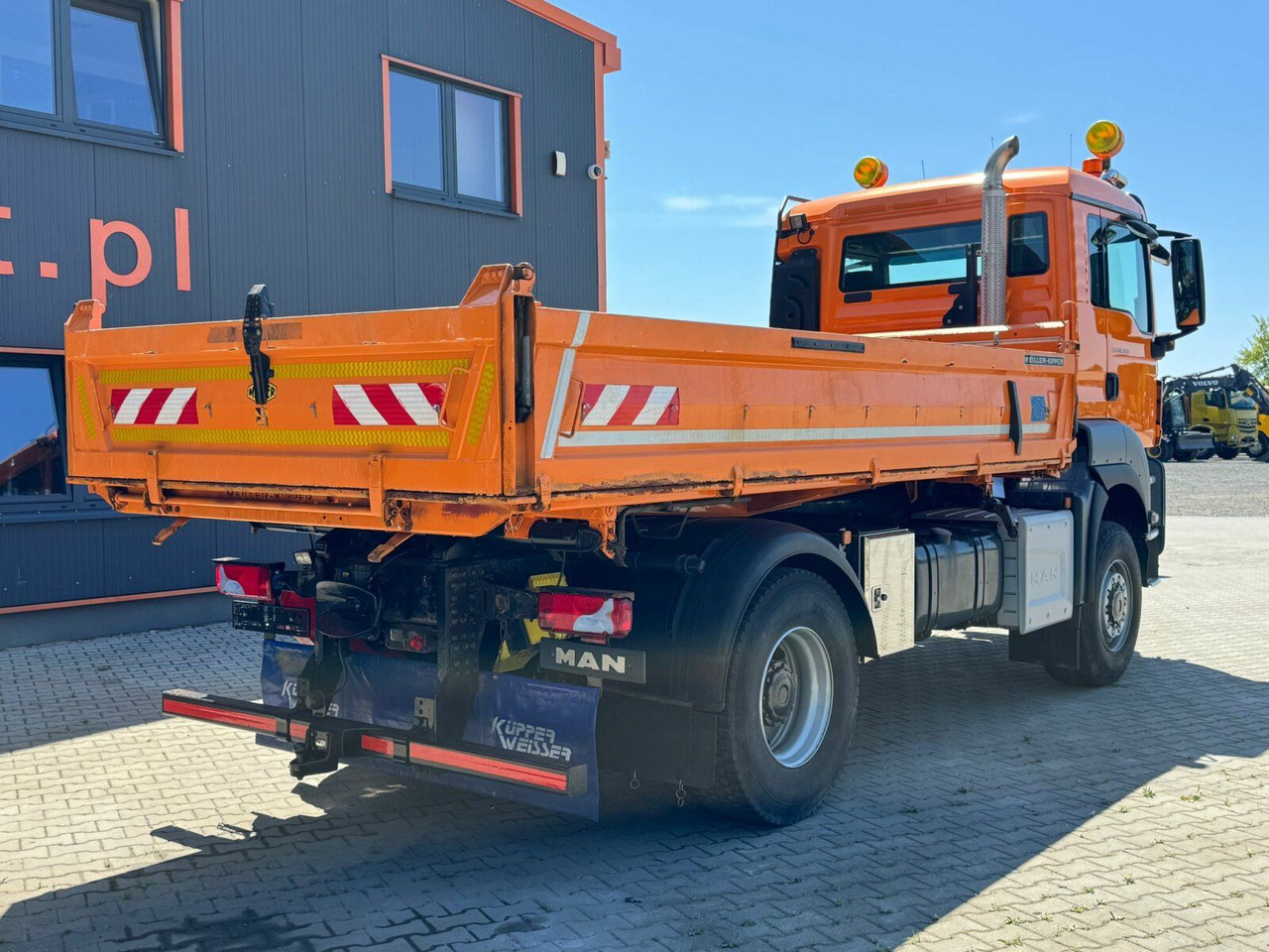 MAN TGS 18.320 4x4 BL Euro 6 Kipper + Winterdienst - Camión volquete: foto 5 MAN TGS 18.320 4x4 BL Euro 6 Kipper + Winterdienst - Camión volquete: foto 5
