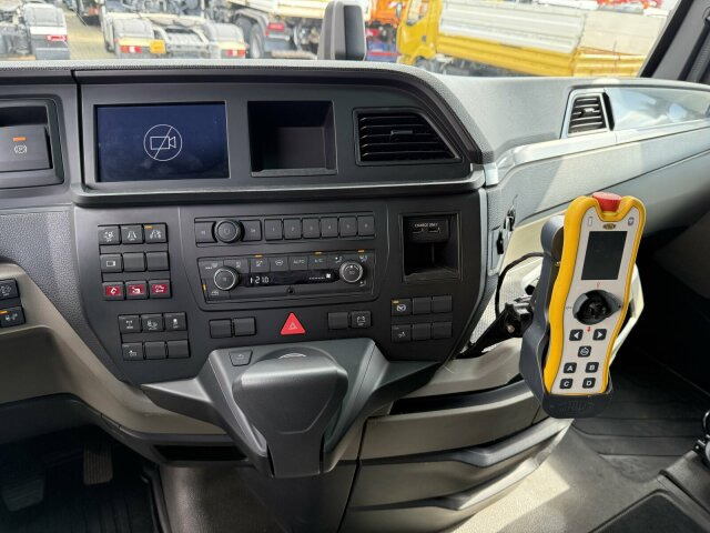 MAN TGX 26.520 6x2 Abrollkipper MEILLER RS 21.70 - Camión multibasculante: foto 3 MAN TGX 26.520 6x2 Abrollkipper MEILLER RS 21.70 - Camión multibasculante: foto 3