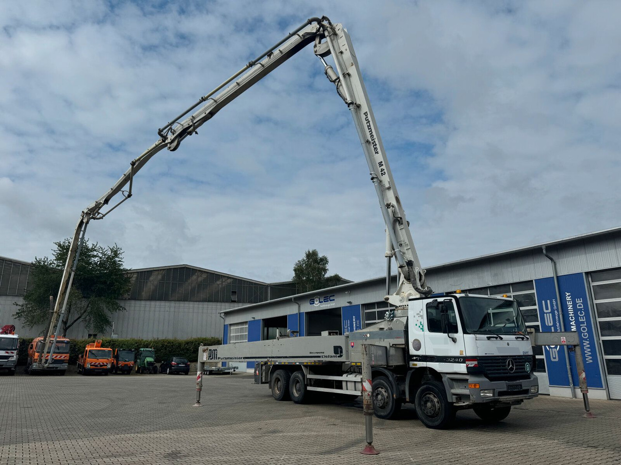 Mercedes-Benz ACTROS 3240 8x4 Betonpumpe PUTZMEISTER BSF 42 M - Camión bomba de hormigón: foto 2 Mercedes-Benz ACTROS 3240 8x4 Betonpumpe PUTZMEISTER BSF 42 M - Camión bomba de hormigón: foto 2