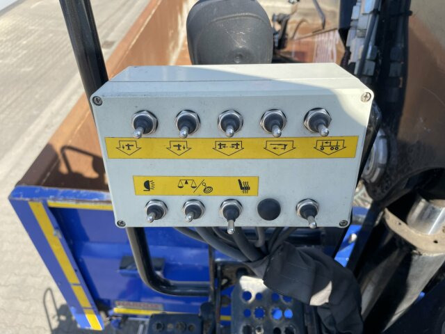 Mercedes-Benz AROCS 2536 6x2*4 Kipper Kran HIAB - Camión volquete, Camión grúa: foto 4 Mercedes-Benz AROCS 2536 6x2*4 Kipper Kran HIAB - Camión volquete, Camión grúa: foto 4