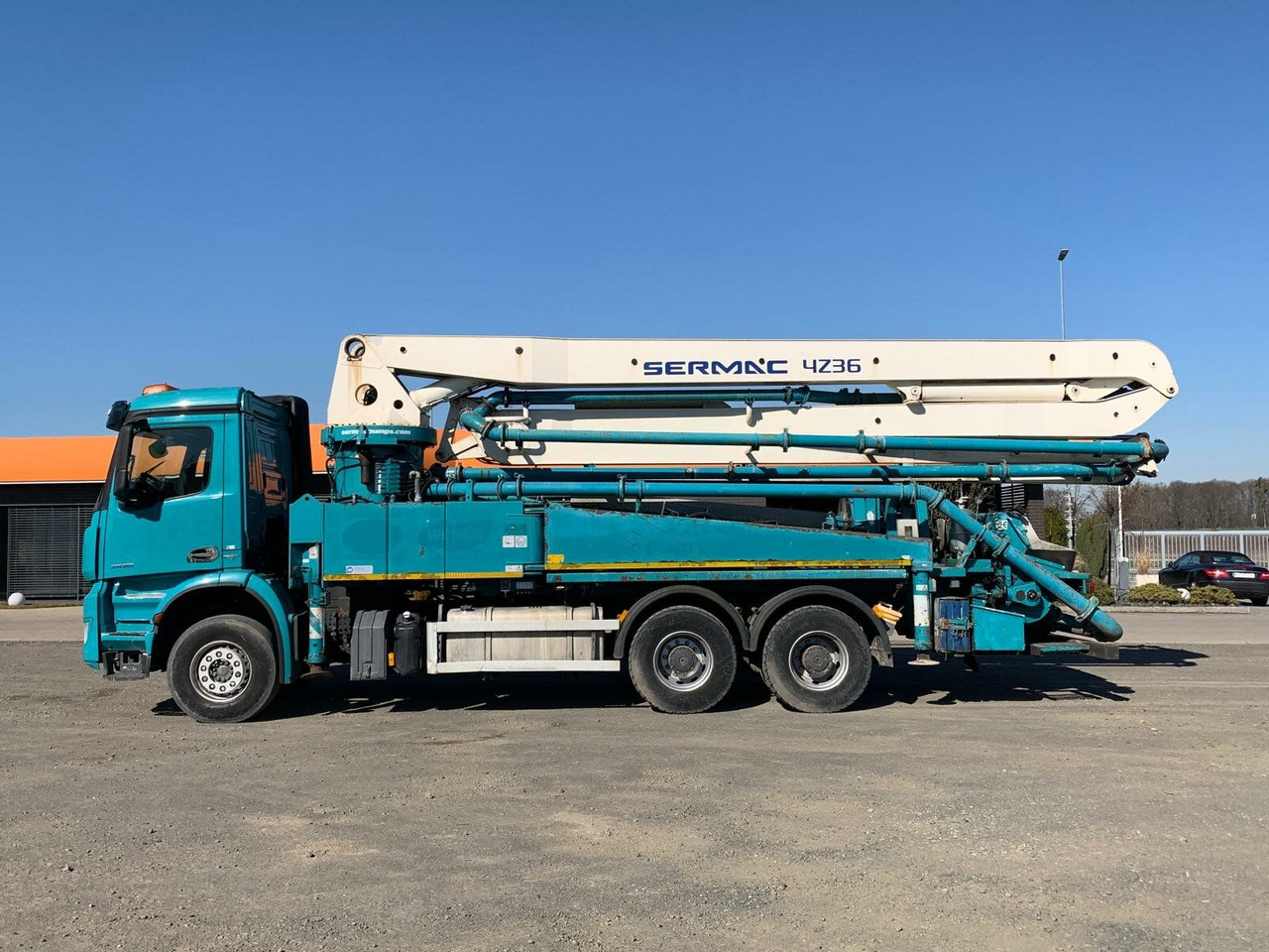 Mercedes-Benz AROCS 2636 6x4 Euro 6 Betonpumpe SERMAC 4Z36 - Camión bomba de hormigón: foto 4 Mercedes-Benz AROCS 2636 6x4 Euro 6 Betonpumpe SERMAC 4Z36 - Camión bomba de hormigón: foto 4