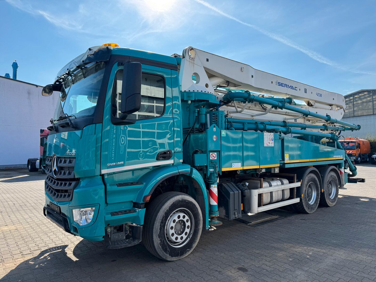 Mercedes-Benz AROCS 2836 6x4 Euro 6 Betonpumpe SERMAC 4Z38 - Camión bomba de hormigón: foto 2 Mercedes-Benz AROCS 2836 6x4 Euro 6 Betonpumpe SERMAC 4Z38 - Camión bomba de hormigón: foto 2