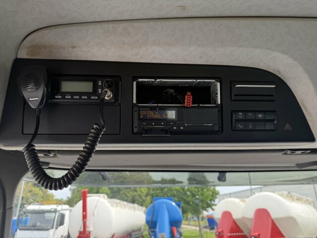 Mercedes-Benz AROCS 4145 8x8 Meiller Muldenkipper - Camión volquete: foto 4 Mercedes-Benz AROCS 4145 8x8 Meiller Muldenkipper - Camión volquete: foto 4