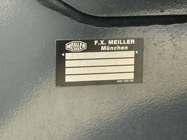 Mercedes-Benz AROCS 4851 8x6 Euro 6 Gesteinkipper MEILLER 25m³ - Camión volquete: foto 5 Mercedes-Benz AROCS 4851 8x6 Euro 6 Gesteinkipper MEILLER 25m³ - Camión volquete: foto 5