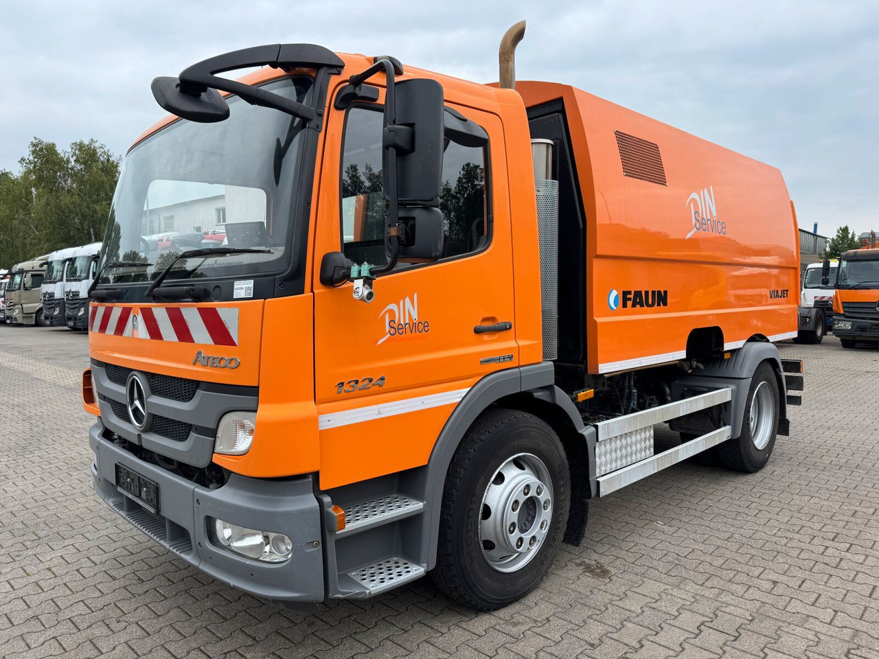 Mercedes-Benz ATEGO 1324 4x2 Kehrmaschine FAUN Viajet 6R/H - Barredora vial: foto 3 Mercedes-Benz ATEGO 1324 4x2 Kehrmaschine FAUN Viajet 6R/H - Barredora vial: foto 3