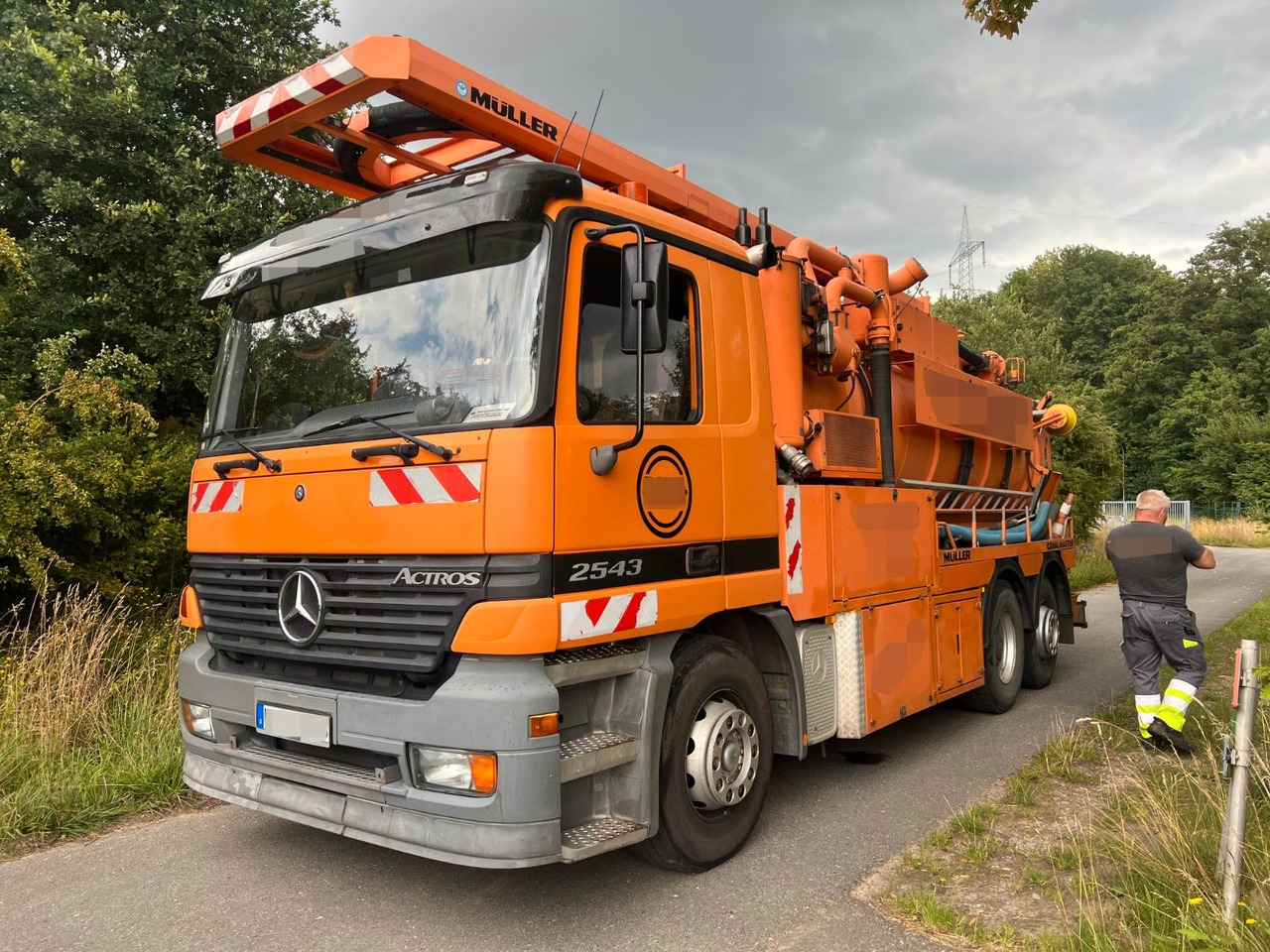 Mercedes-Benz Actros 2543 6x2 Kanalreiniger MÜLLER 12.000 L - Limpieza de alcantarillado: foto 1 Mercedes-Benz Actros 2543 6x2 Kanalreiniger MÜLLER 12.000 L - Limpieza de alcantarillado: foto 1