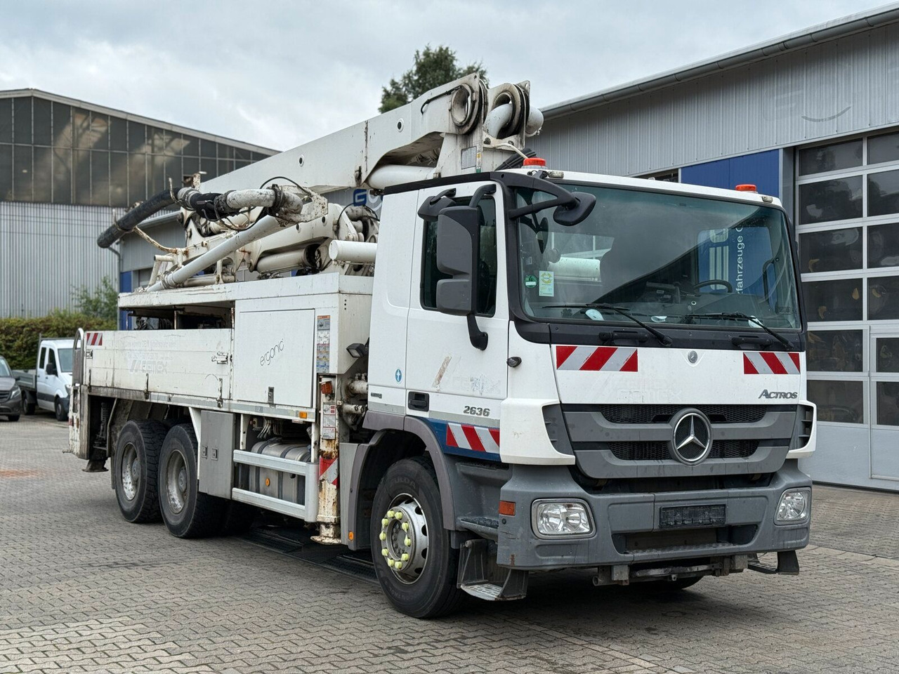 Mercedes-Benz Actros 2636 6x4 Betonpumpe Putzmeister 24-4 16H - Camión bomba de hormigón: foto 1 Mercedes-Benz Actros 2636 6x4 Betonpumpe Putzmeister 24-4 16H - Camión bomba de hormigón: foto 1