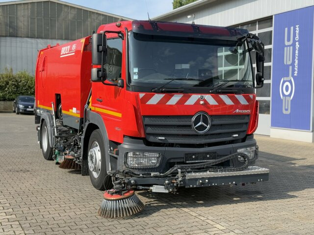 Barredora vial Mercedes-Benz Atego 1324 4x2 Kehrmaschine BROCK HD Anlage: foto 1