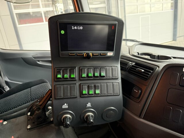 Mercedes-Benz Atego Kehrmaschine BUCHER CITYFANT 5000 - Barredora vial: foto 4 Mercedes-Benz Atego Kehrmaschine BUCHER CITYFANT 5000 - Barredora vial: foto 4