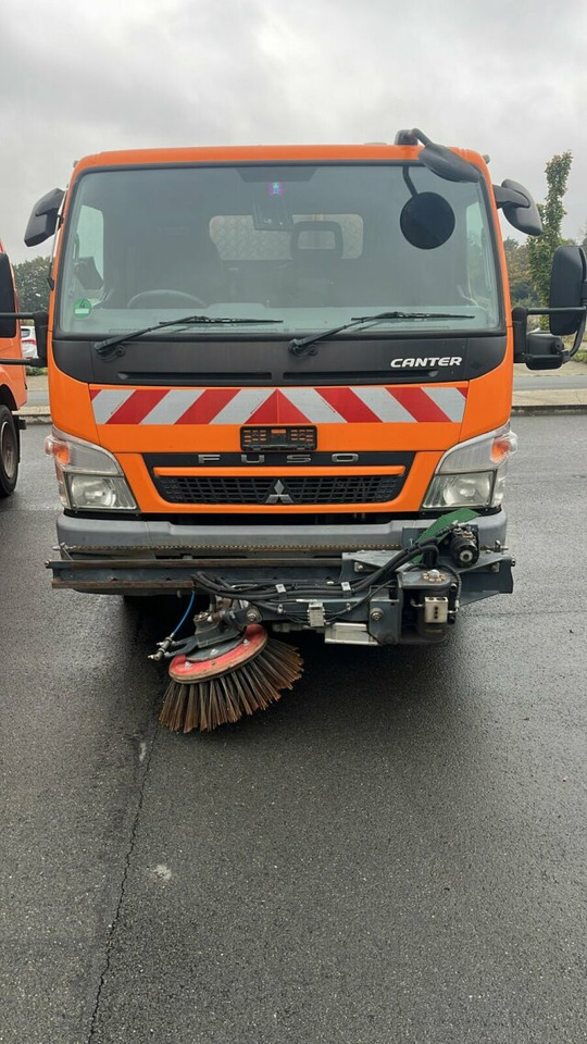 Mitsubishi Canter FUSO Kehrmaschine BROCK SL140 4 m³ - Barredora vial: foto 4 Mitsubishi Canter FUSO Kehrmaschine BROCK SL140 4 m³ - Barredora vial: foto 4