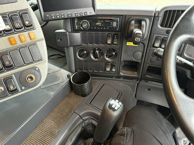 Barredora vial Scania P230 Kehrmaschine Johnston VT605- 6 M³: foto 6 Barredora vial Scania P230 Kehrmaschine Johnston VT605- 6 M³: foto 6