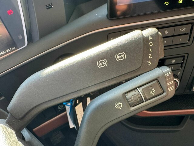 Volvo FH16 750 8X4 Holztransport Alukar TOP! - Camión forestal: foto 3 Volvo FH16 750 8X4 Holztransport Alukar TOP! - Camión forestal: foto 3