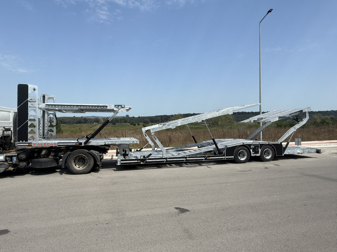 KALEPAR KLP 228V6M4 - 6 Loader Autotransporter - Semirremolque portavehículos: foto 1 KALEPAR KLP 228V6M4 - 6 Loader Autotransporter - Semirremolque portavehículos: foto 1
