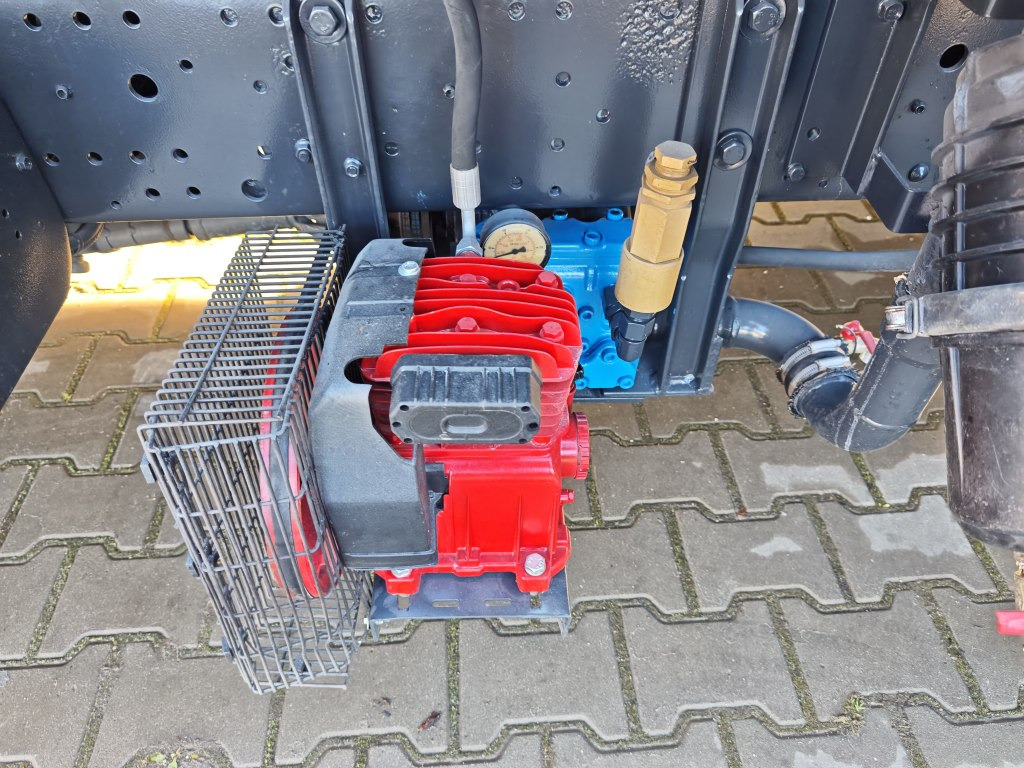 Camión de basura Isuzu Small CONTAINER WASHER Containerreiniger - FARID: foto 21 Camión de basura Isuzu Small CONTAINER WASHER Containerreiniger - FARID: foto 21