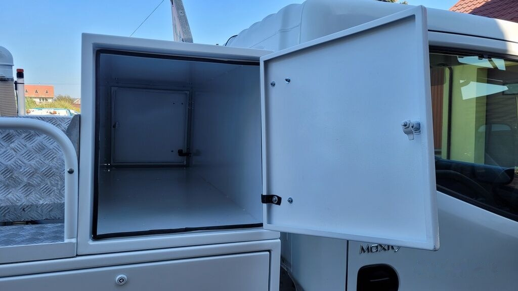Limpieza de alcantarillado Renault Maxity 140dxi HUVER COMBI: foto 24