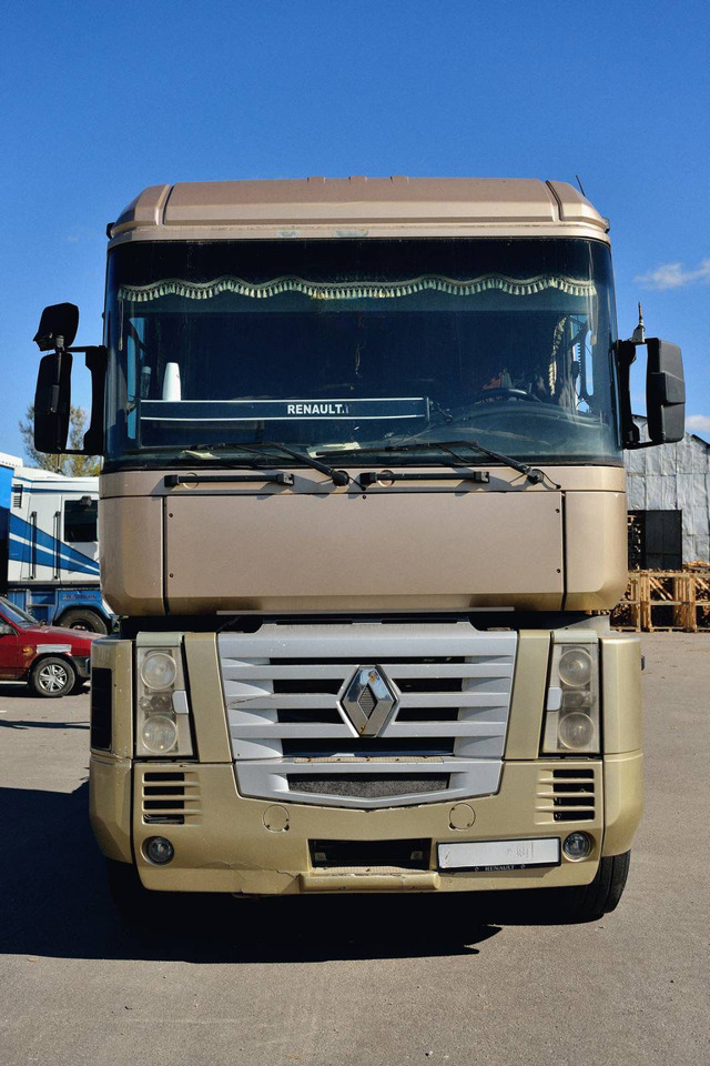 RENAULT Magnum 440 - Cabeza tractora: foto 2 RENAULT Magnum 440 - Cabeza tractora: foto 2