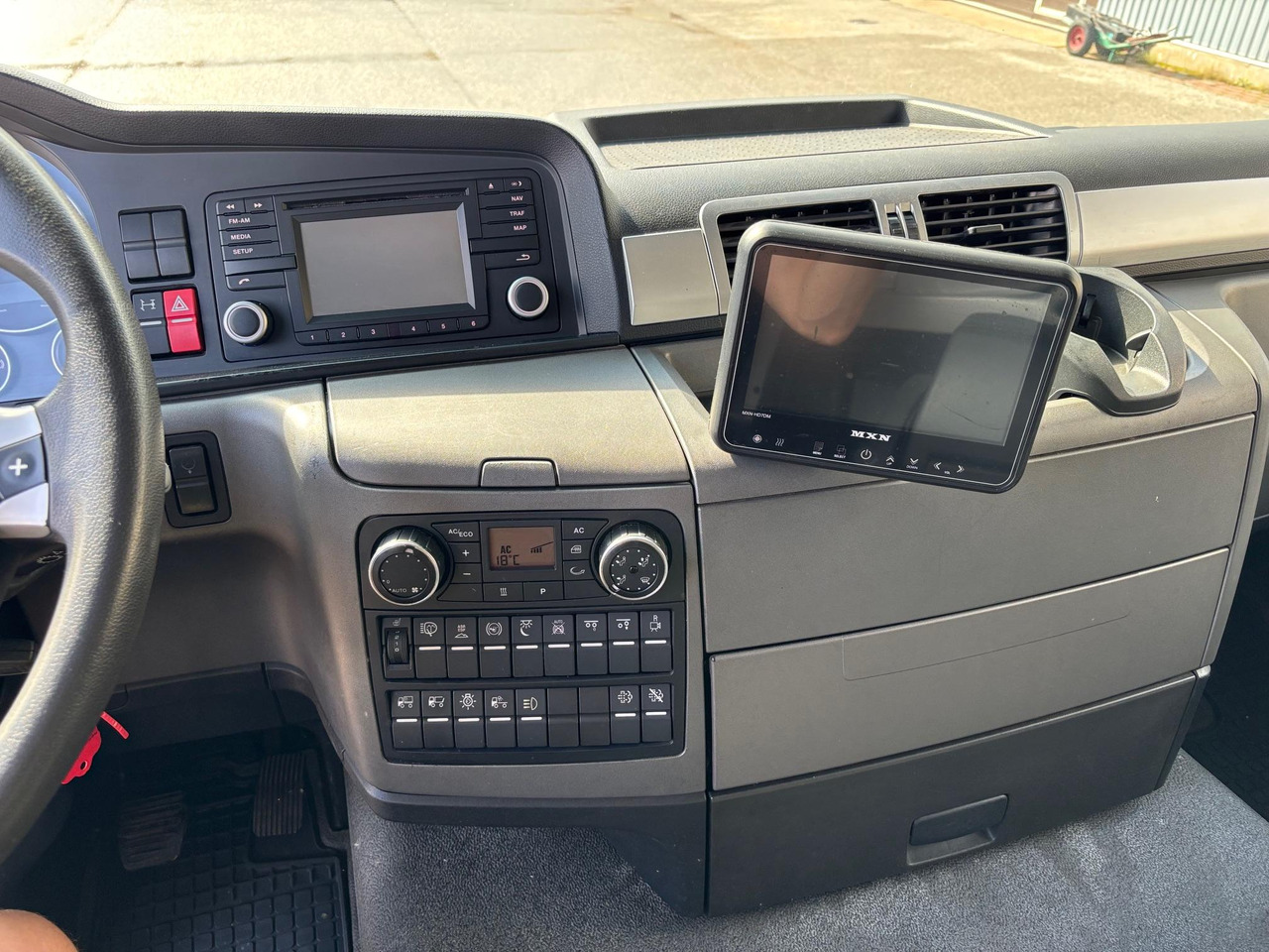 Camión frigorífico MAN TGS 26.440: foto 15